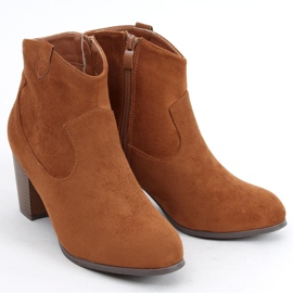 Défaire les santiags camel brun 5