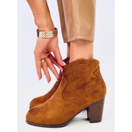 Défaire les santiags camel brun 3