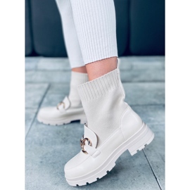 Tige de chaussette beige ton sur ton 1 Tige de chaussette beige ton sur ton 1