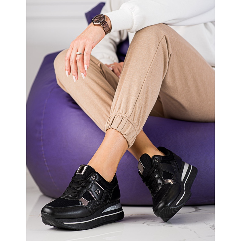 Snekaers femmes noires sur le coin Shelovet le noir 1