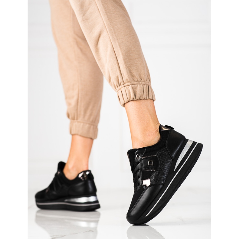 Snekaers femmes noires sur le coin Shelovet le noir 2