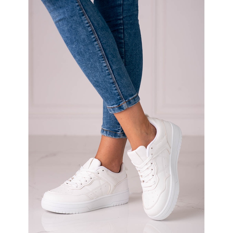 Baskets Shelovet pour femmes de sport classique en cuir écologique en blanc 2