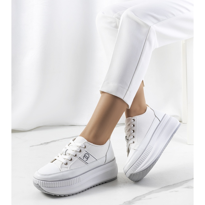 BM Baskets blanches sur semelle haute Barsu 1