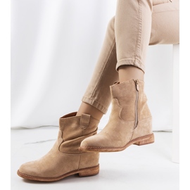 Bottes beiges sur un talon compensé intérieur Hunjet 1