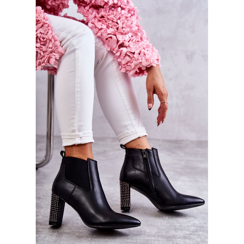 PG1 Élégantes bottes noires Elinor sur un poteau avec des jets le noir 1