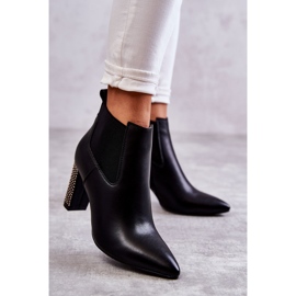 PG1 Élégantes bottes noires Elinor sur un poteau avec des jets le noir 2