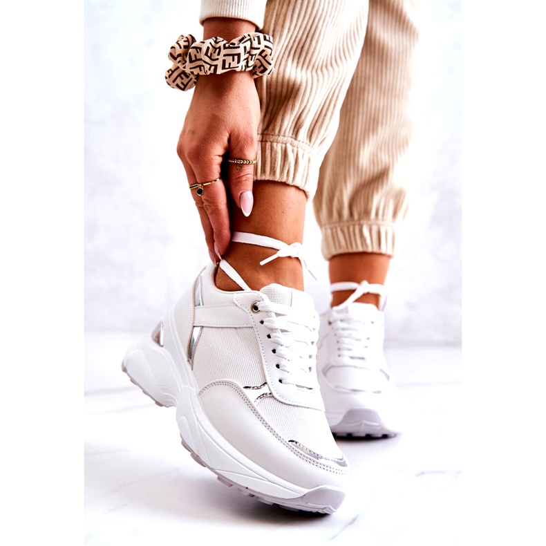 PG1 Chaussures de sport brillantes pour femmes sur un coin, activité blanche 1