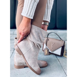 Bottes sur un coin caché Bansi Beige 4