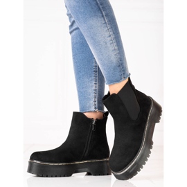 Bottines Chelsea noires pour femmes sur la plateforme Shelovet en daim écologique 1