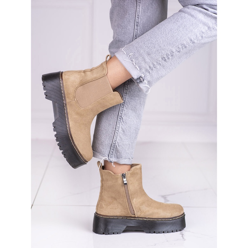 Bottines Chelsea marron pour femme sur la plateforme Shelovet en daim écologique brun 1 Bottines Chelsea marron pour femme sur la plateforme Shelovet en daim écologique brun 1