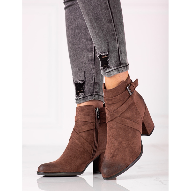 Bottes classiques pour femmes sur le poteau Shelovet brun 1 Bottes classiques pour femmes sur le poteau Shelovet brun 1