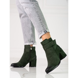 Bottes pour femmes vertes sur le poteau en daim écologique Shelovet 1