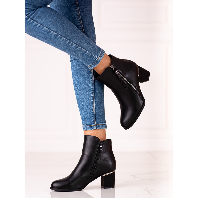 Bottes noires pour femmes à petit talon Shelovet avec une fermeture éclair décorative le noir 1