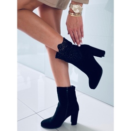 Bottes à talons hauts avec dentelle de Esmeralda Black le noir 1