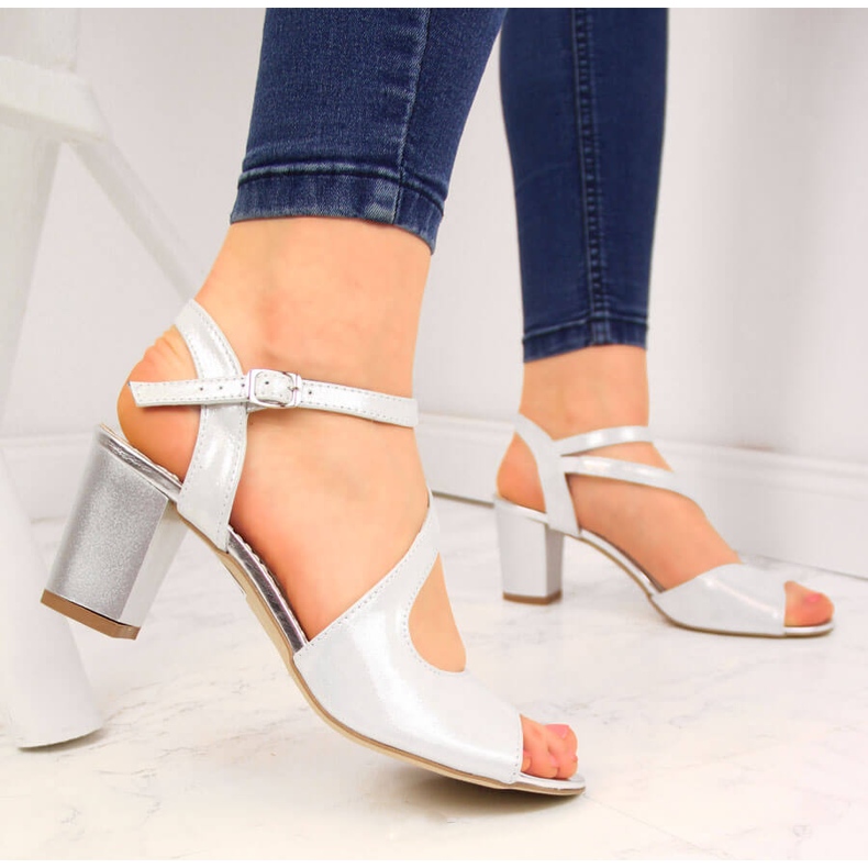 NATALII BRAT BUT Sandales en cuir satiné argenté pour femme par Natalia Brat But 2