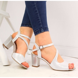 NATALII BRAT BUT Sandales en cuir satiné argenté pour femme par Natalia Brat But 1