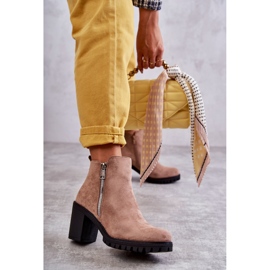 PG1 Bottes En Daim À Talons Hauts Avec Une Fermeture Éclair Beige Sevione 5