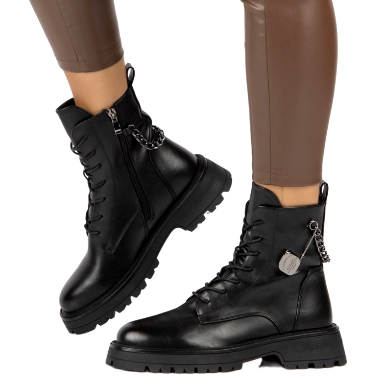 Bottes pour femmes avec une épingle de sécurité et Filippo DBT4059 Black Chain noir 4