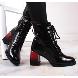 S.Barski Bottes noires isolées noires par S. Barski 1