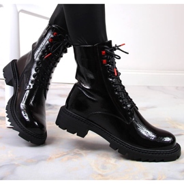 S.Barski Bottes isolantes en cuir verni noir par S. Barski le noir 1 S.Barski Bottes isolantes en cuir verni noir par S. Barski le noir 1