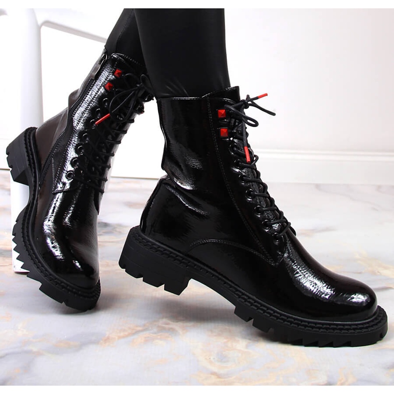 S.Barski Bottes isolantes en cuir verni noir par S. Barski le noir 1 S.Barski Bottes isolantes en cuir verni noir par S. Barski le noir 1