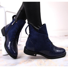 Bottes femme crocodile isolées bleu marine Potocki 1 Bottes femme crocodile isolées bleu marine Potocki 1