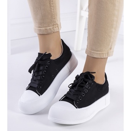 Baskets noires sur la plateforme Kilkenny le noir 1