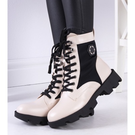 Bottes beiges de Keld le noir 2