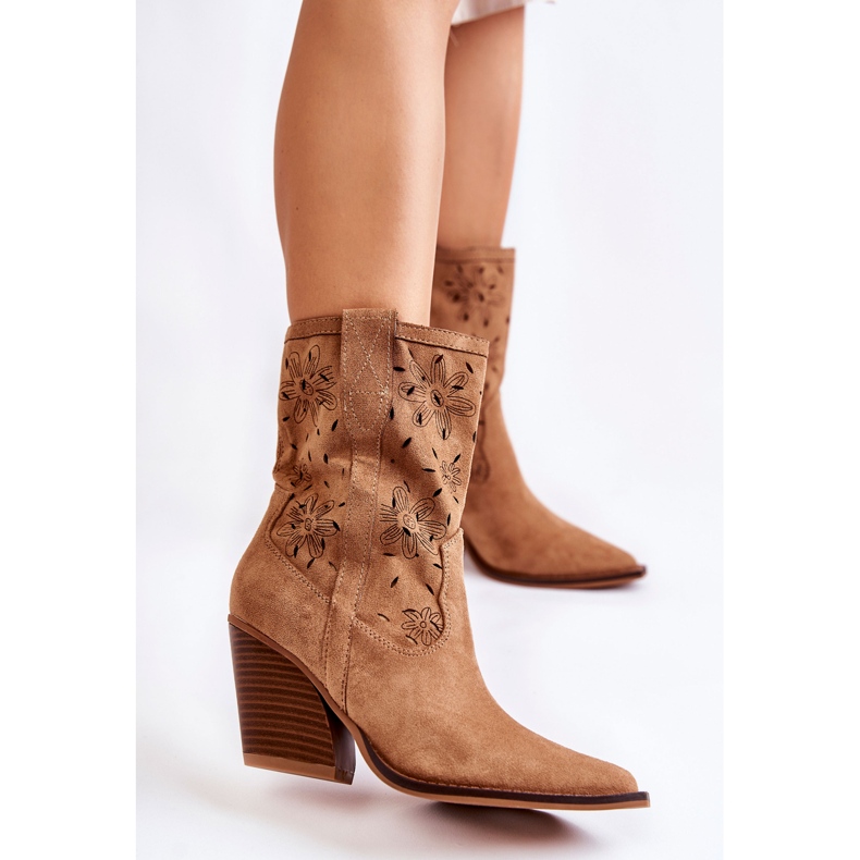 FB1 Bottes de cow-boy en daim à la mode avec des fleurs Camel Coralie brun 1