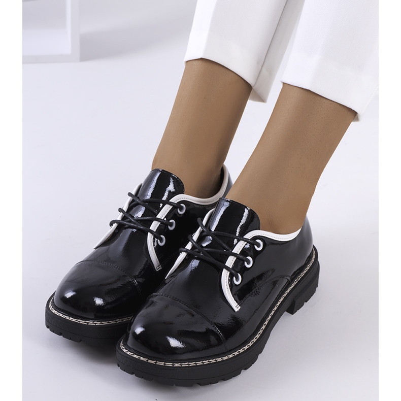 Chaussures Kuzem laquées noires le noir 1