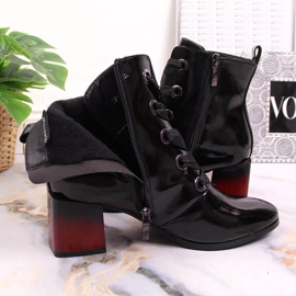 Bottes isolées pour femmes laquées avec un talon décoratif Potocki WOL99 le noir 4