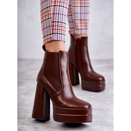 Bottes en cuir écologique pour femmes sur un talon massif Brown Jones brun 2