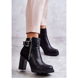 FE1 Bottes en éco-cuir à talon haut avec fermeture éclair décorative Rosita noire 1