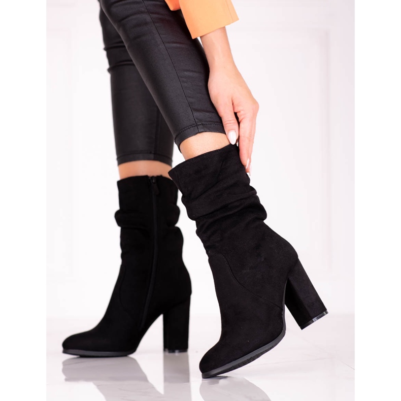 Bottes pour femmes sur un poteau Shelovet haut avec une tige à volants noir 1