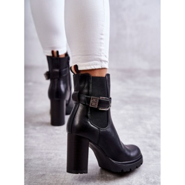FE1 Bottes en cuir noir Maresol sur un poteau avec une ceinture décorative le noir 3