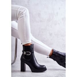 FE1 Bottes en cuir noir Maresol sur un poteau avec une ceinture décorative le noir 8
