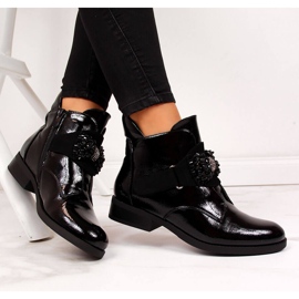 S.Barski Bottes laquées isolées pour femme avec un nœud noir par S. Barski le noir 1