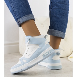 Baskets bleues de Megatheo 1