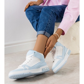 Baskets bleues de Megatheo 2