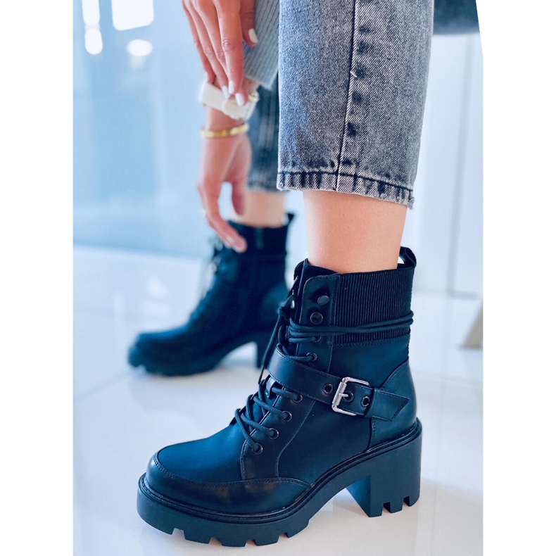 Bottines à talons hauts à lacets noires Brooks le noir 2