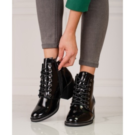Bottes élégantes laquées pour femmes avec laçage Vinceza le noir 1 Bottes élégantes laquées pour femmes avec laçage Vinceza le noir 1