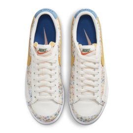 Nike Blazer Low Platform Femme DV3210-100 blanc multicolore 1
