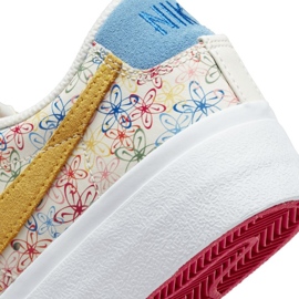 Nike Blazer Low Platform Femme DV3210-100 blanche multicolore 4