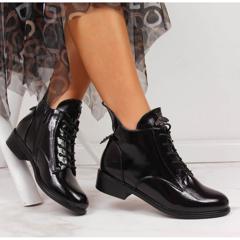 Bottes Filippo noires vernies isolées noires pour femmes 1