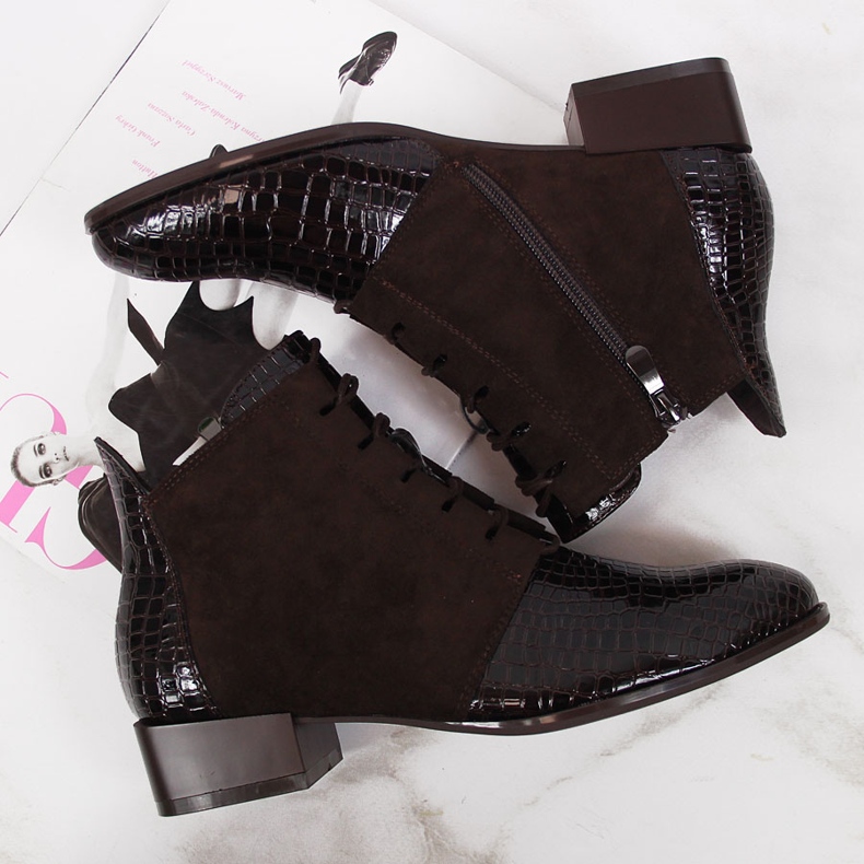 Bottes pour femmes isolées en peau de serpent marron Filippo brun 1