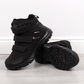 Chaussures de trekking imperméables American Club noires avec velcro 1