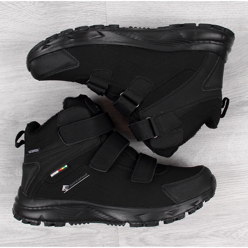 Chaussures de trekking imperméables American Club noires avec velcro 2