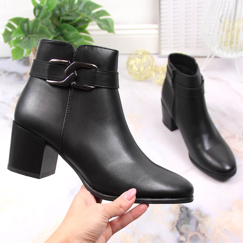 Bottines Jodhpur noires isolées par Sergio Leone le noir 1