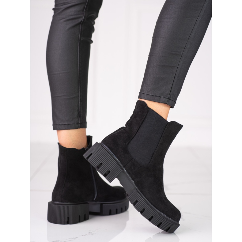 Bottines Chelsea pour femmes sur la plateforme Shelovet en daim écologique noir 1