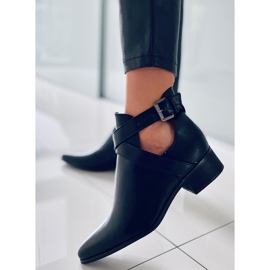 PA1 Bottes noires Hewitt découpées 1